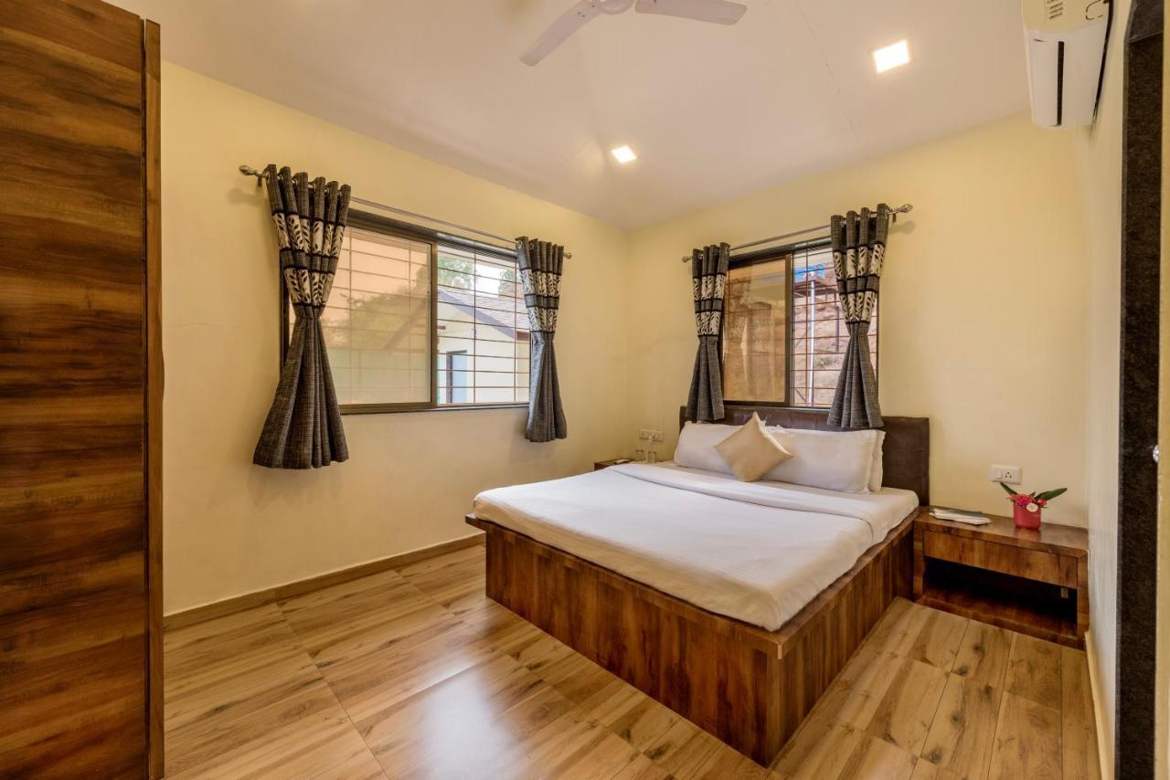 Pavna Lakeview A/c *